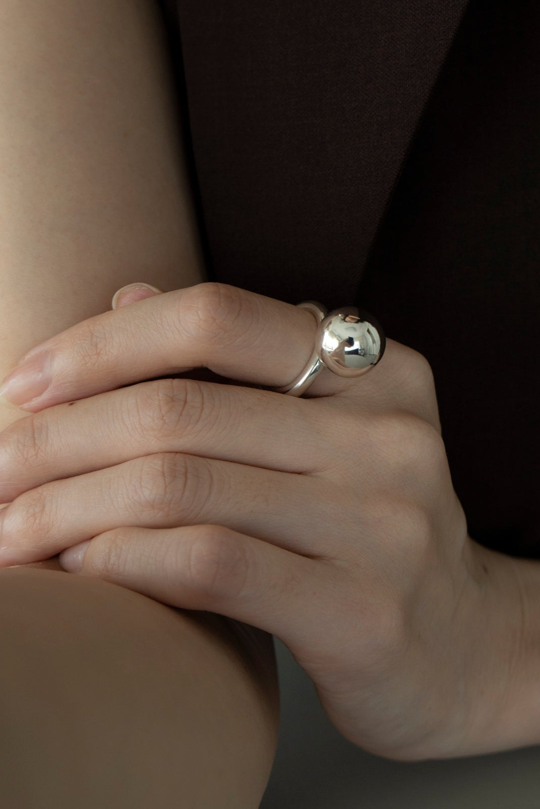 ANNIKA INEZ Pivot Sphere ring /SV
