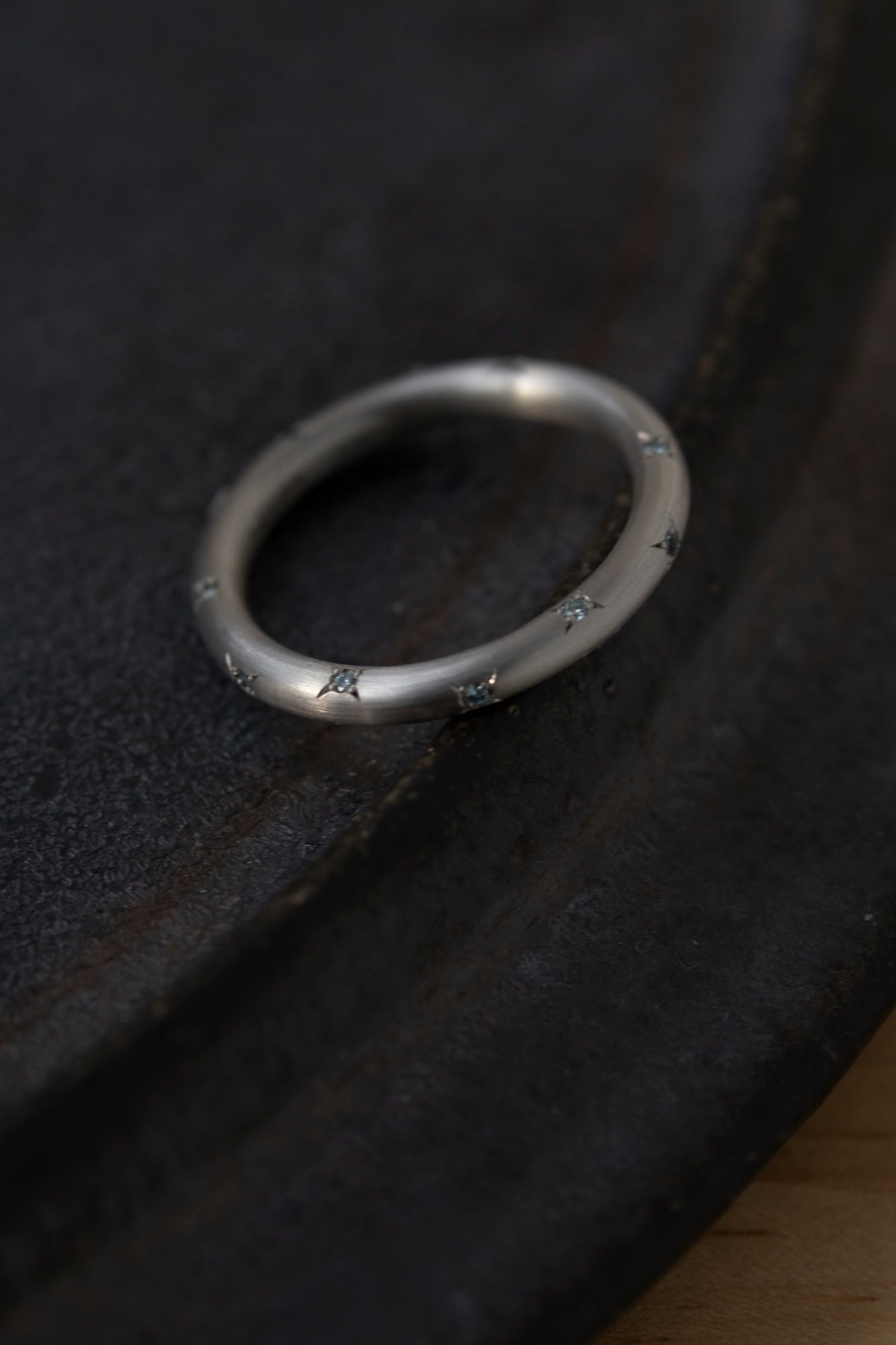 MONAKA jewellery en-LD Blue Diamond Eternity Ring /PT900