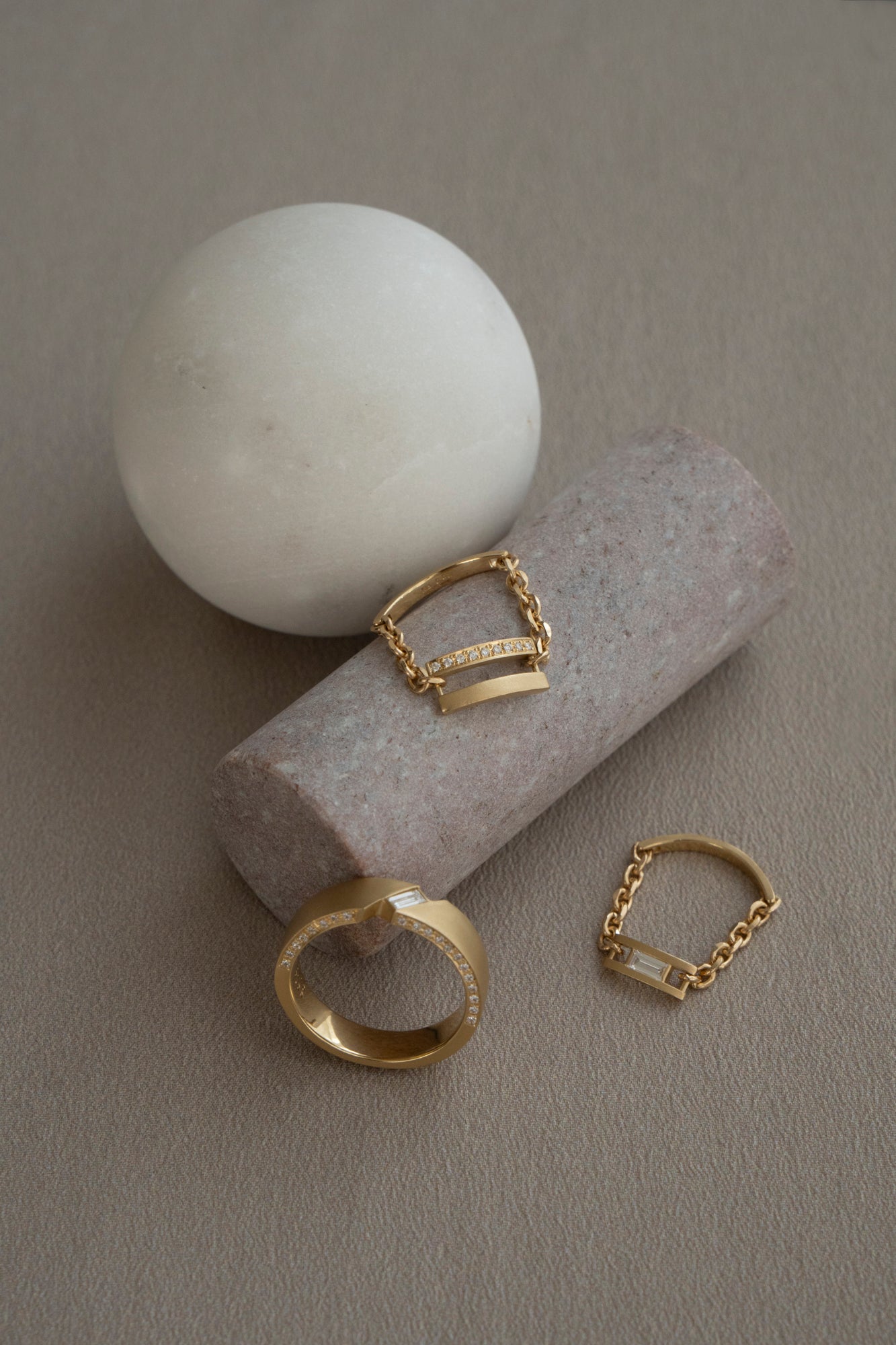 ALLIS Baguette & Melee Diamond Ring /K18