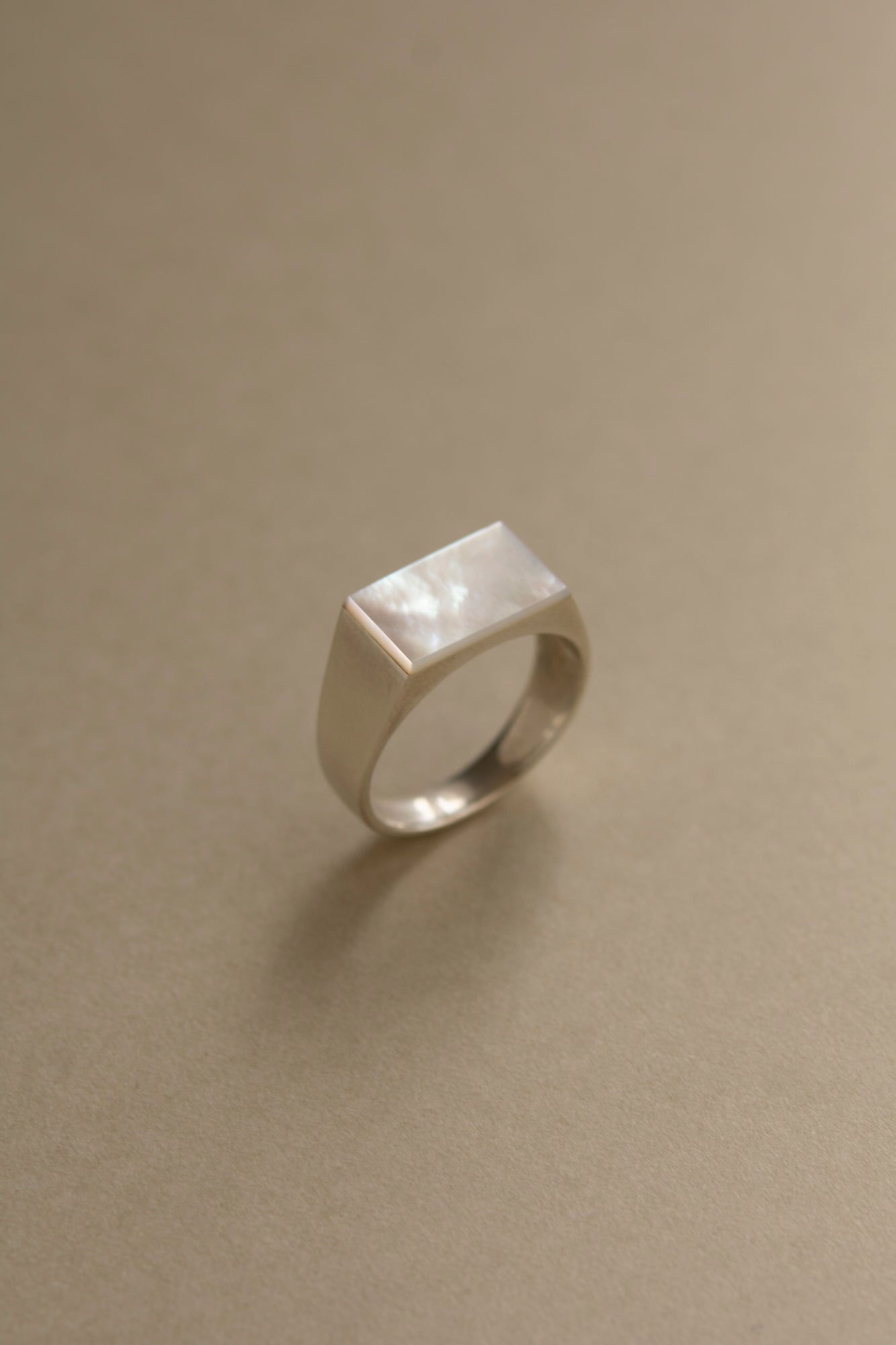 simmon SV & Rectangle Shell Signet Ring /Silver