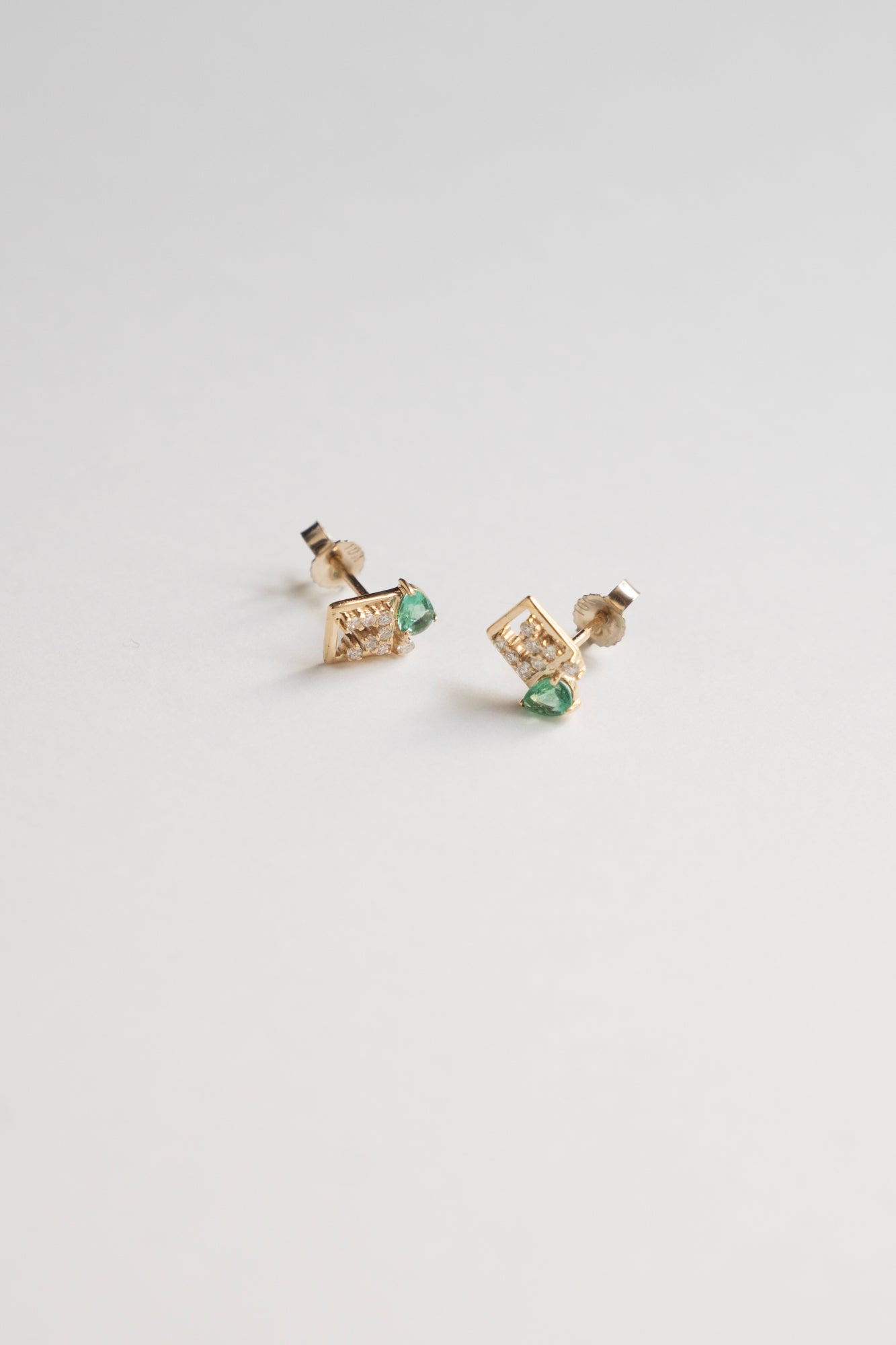 MILA OMI MATA CERES STUDS Emerald Pierced Earring /K10