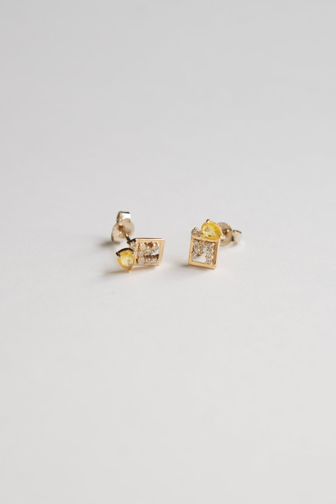 MILA OMI MATA CERES STUDS Yellow Sapphire Pierced Earring /K10