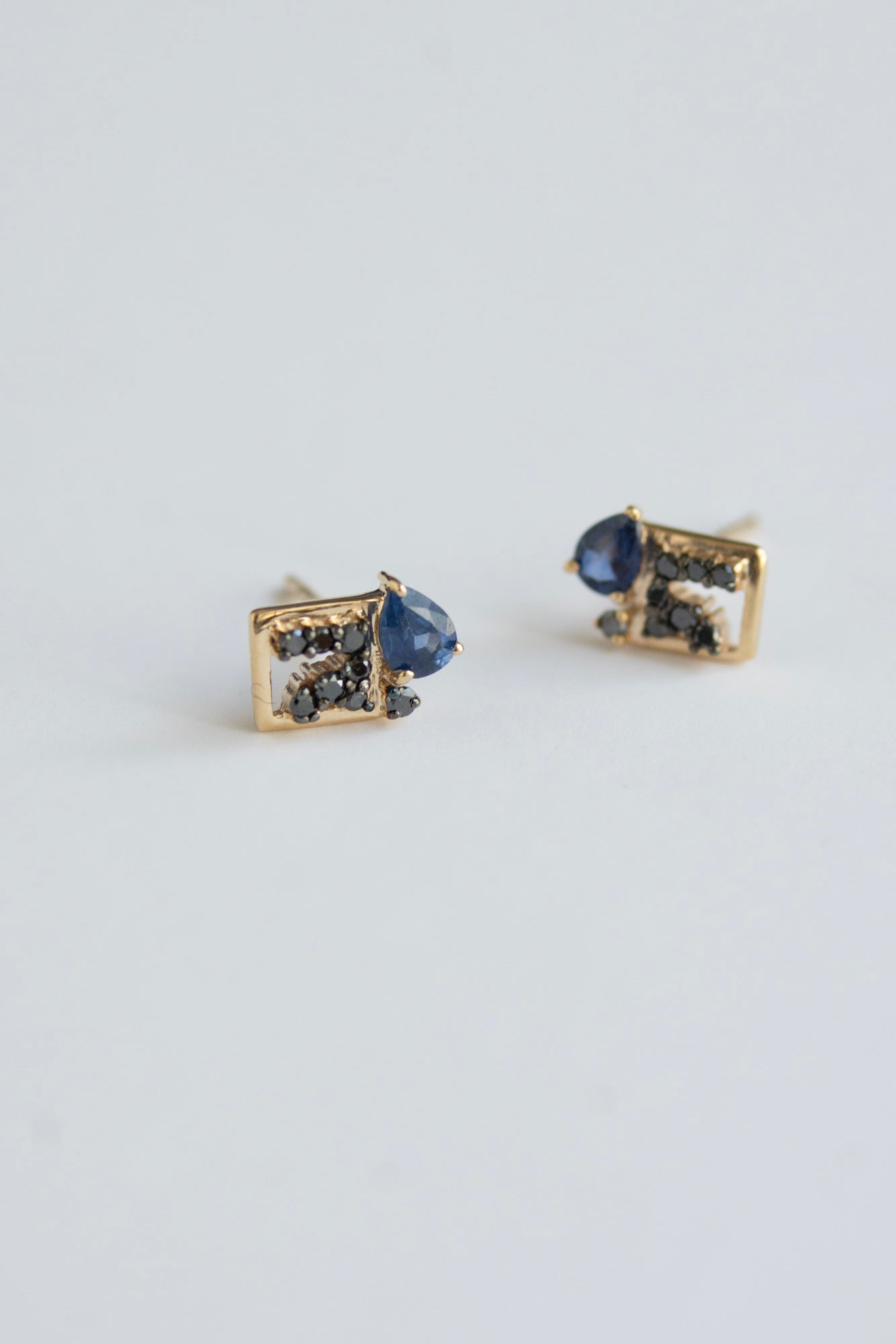 MILA OMI MATA CERES STUDS Blue Sapphire Pierced Earring /K10