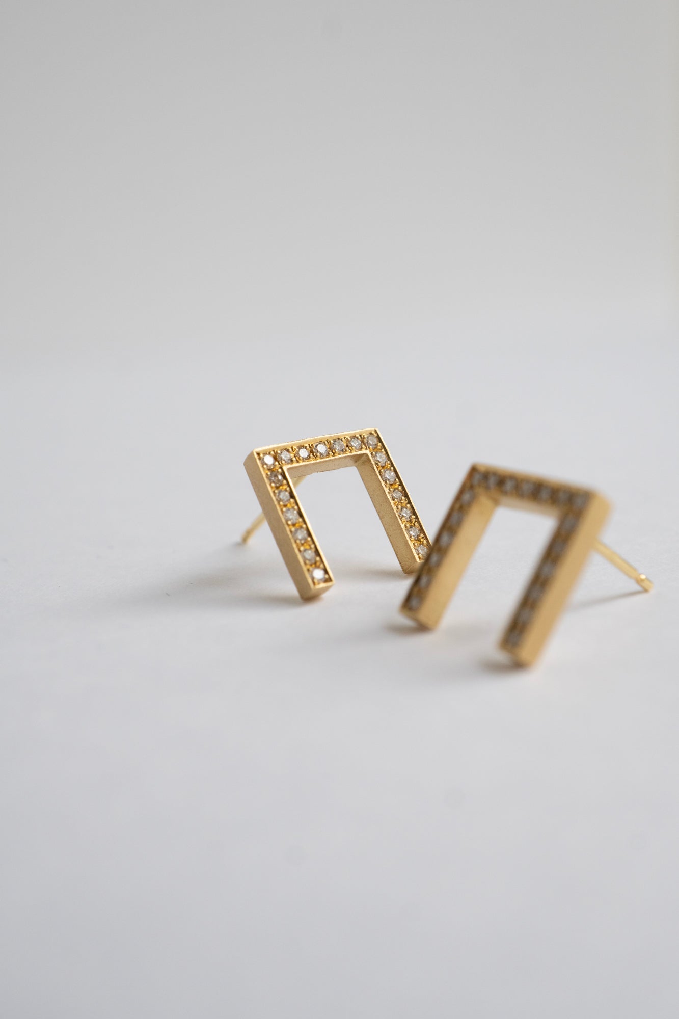 ALLIS Bridge Diamond Pierced Earrings /K18