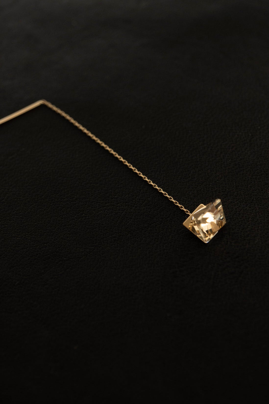 simmon Seta Reflection Quartz Chain Pierced Earring /K18