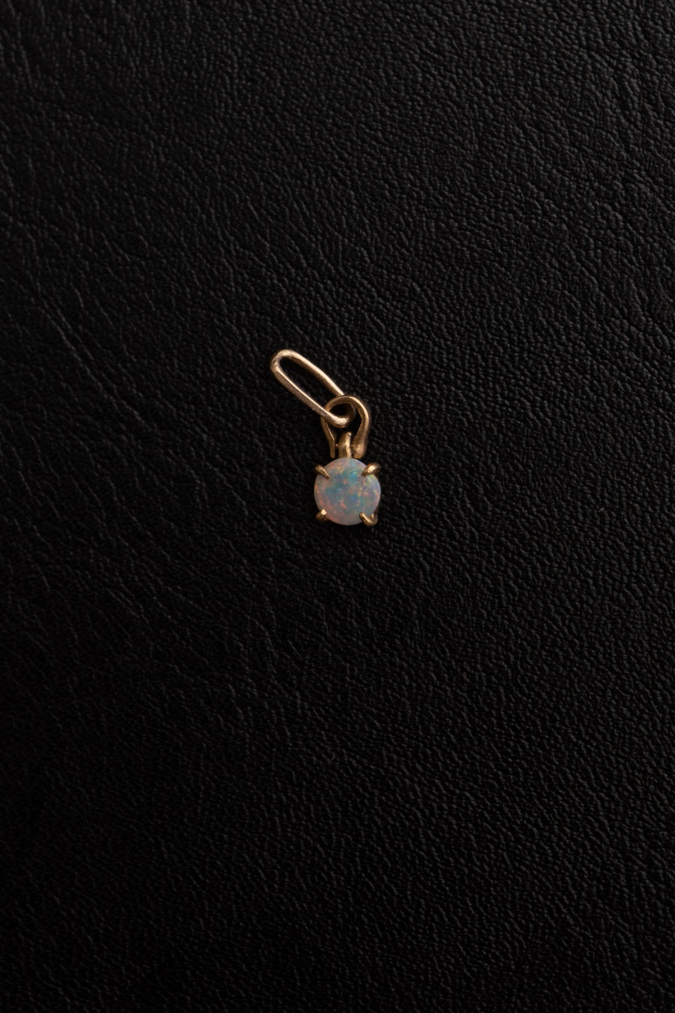 MONAKA jewellery Horse Shoe Prong Opal Necklace Charm Top /K10
