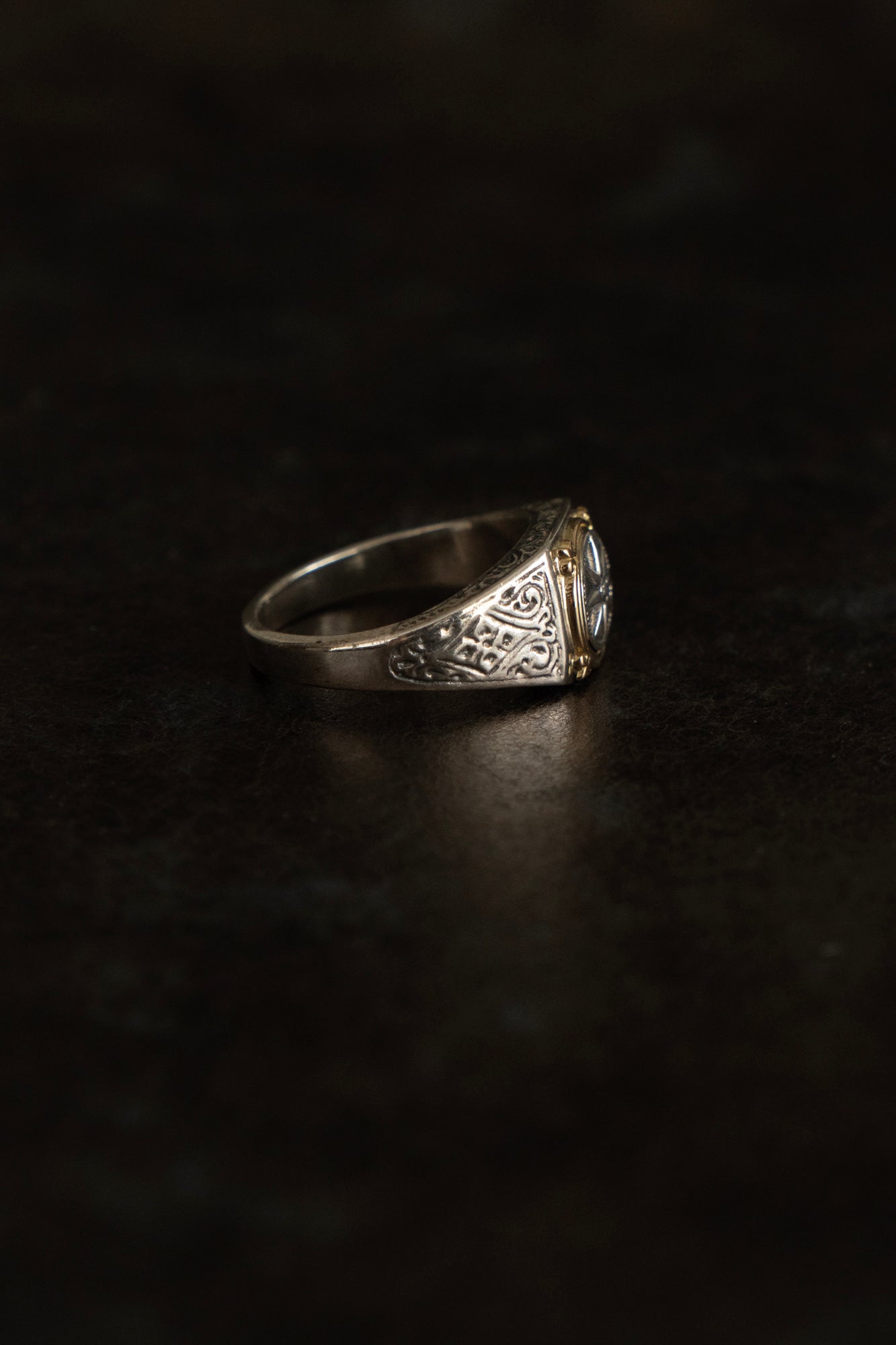 Gerochristo Mini Vergina Square Ring /Silver&K18