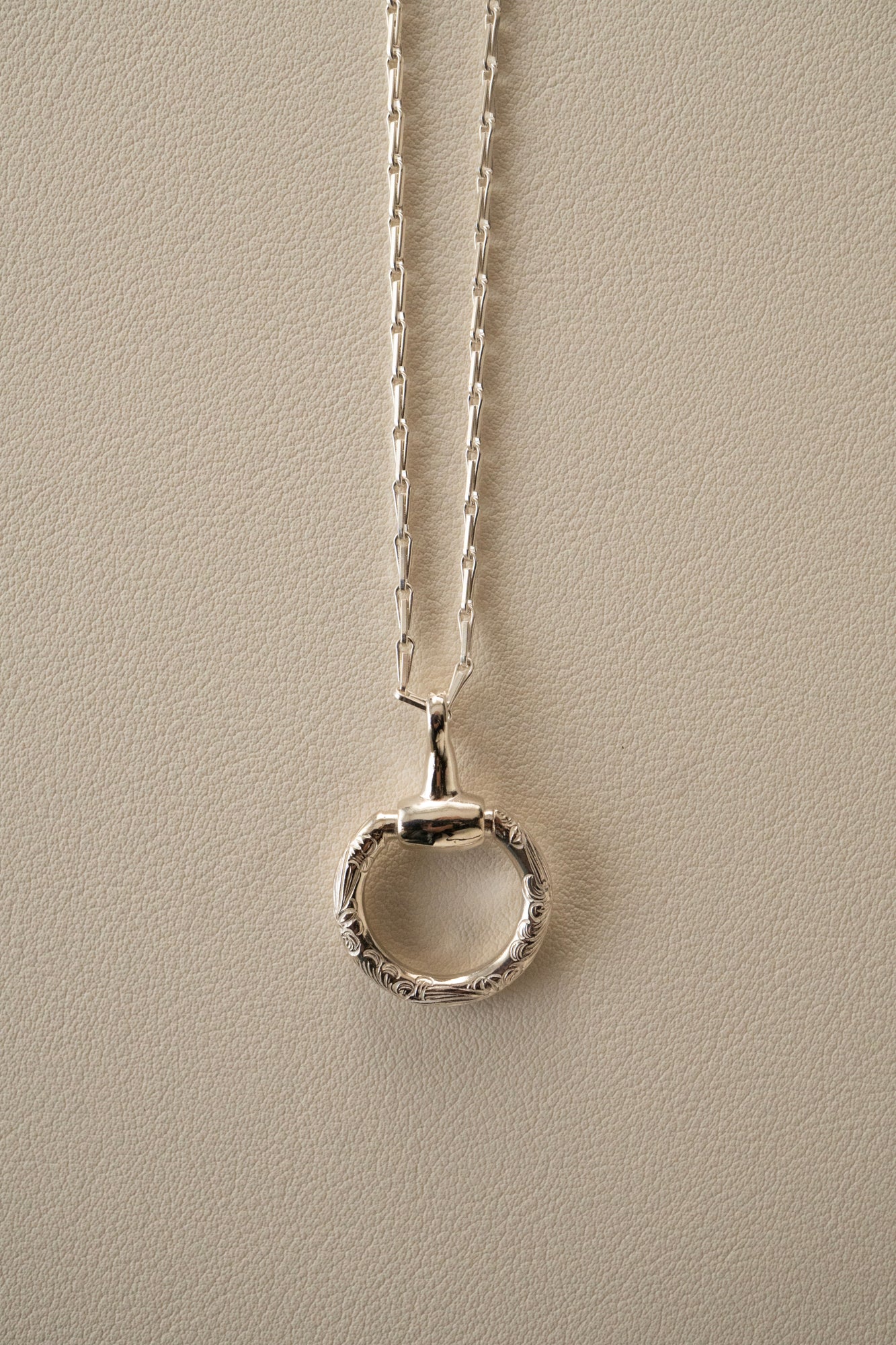 WAKAN SILVER SMITH Horse Shoe Drop Necklace & Glass Holder /Silver