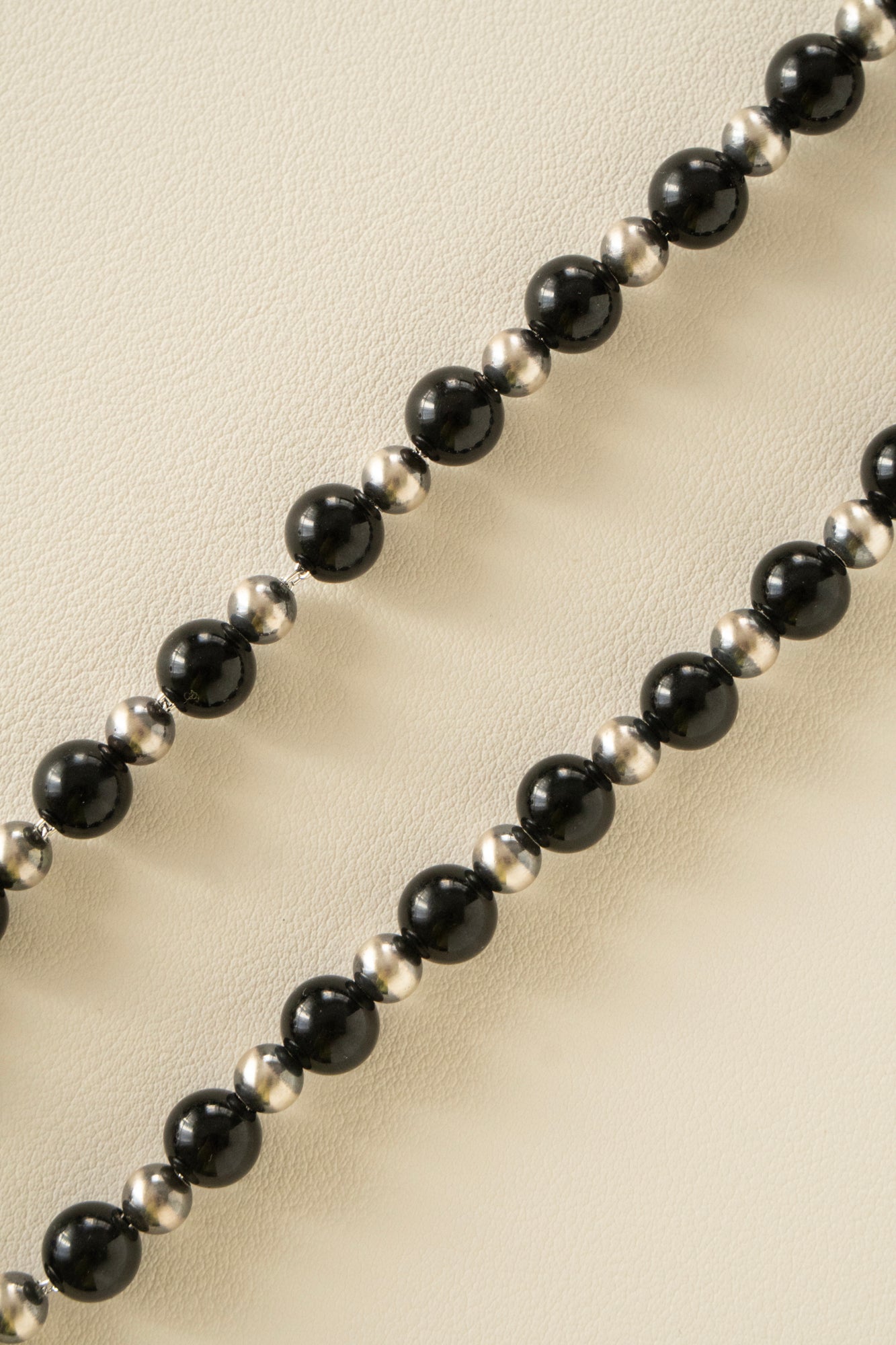 WAKAN SILVER SMITH Navajo Pearl Necklace Black Tourmaline /Silver