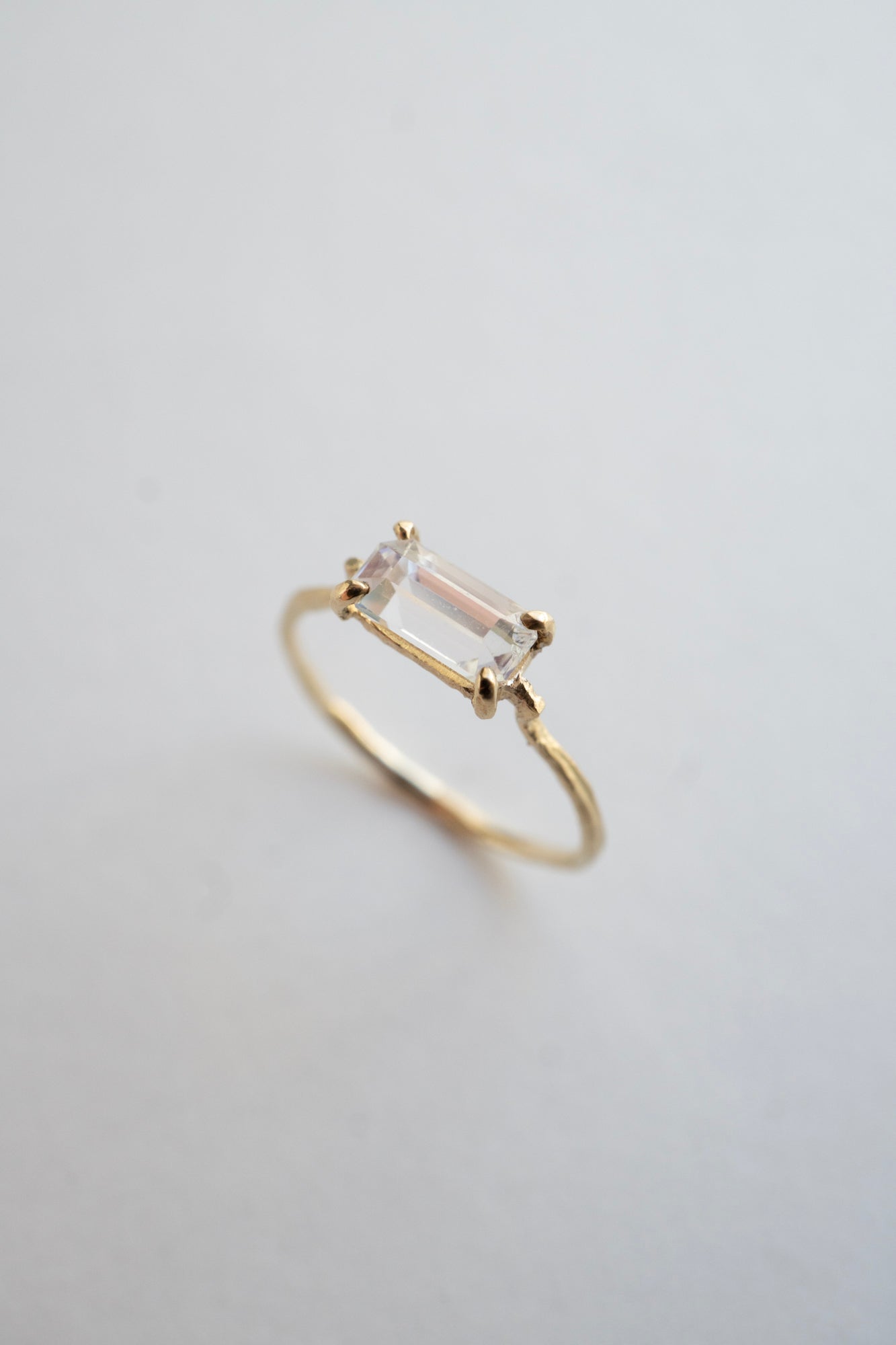 MONAKA jewellery Flat Rainbow Moonstone Ring /K14