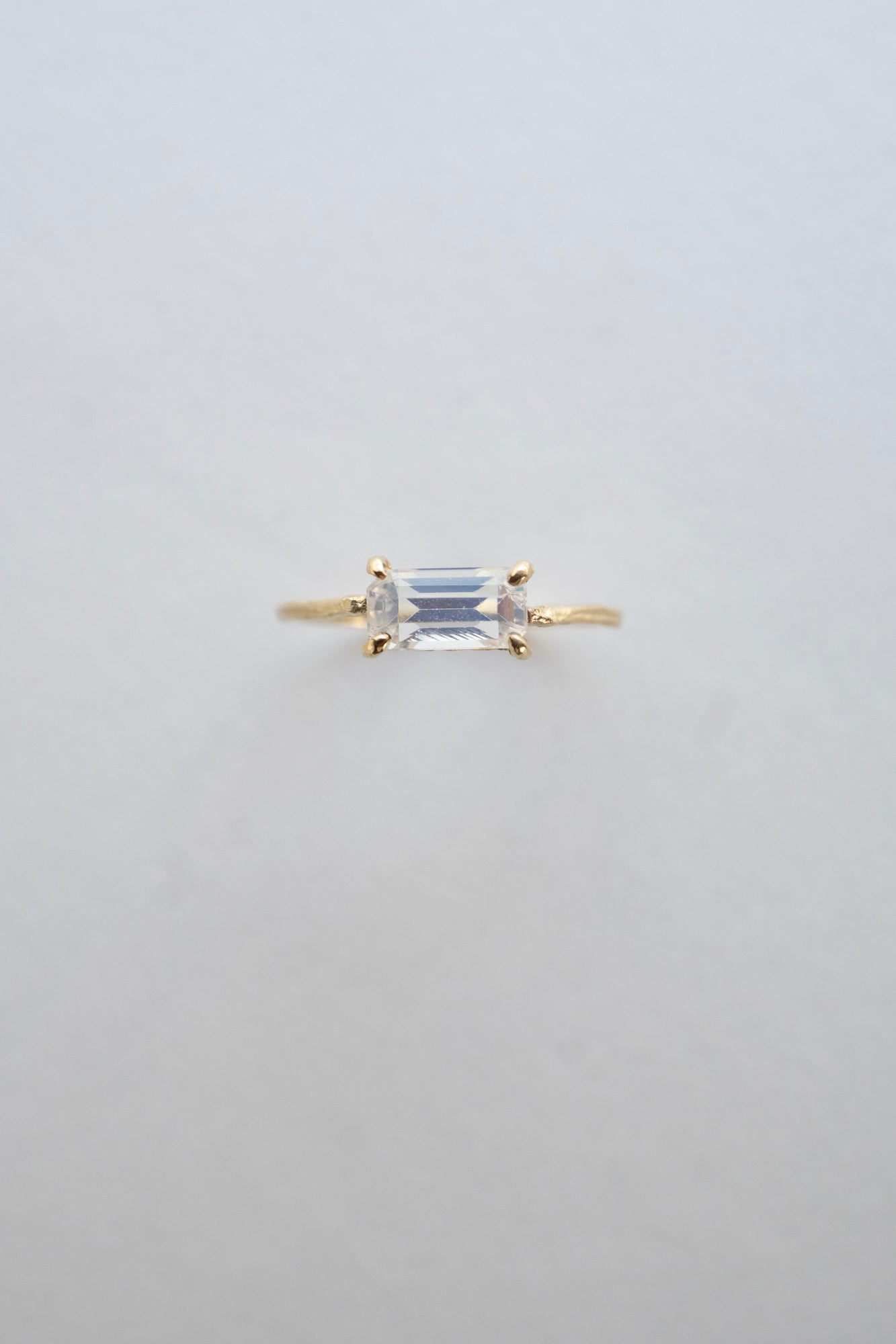 MONAKA jewellery Flat Rainbow Moonstone Ring /K14