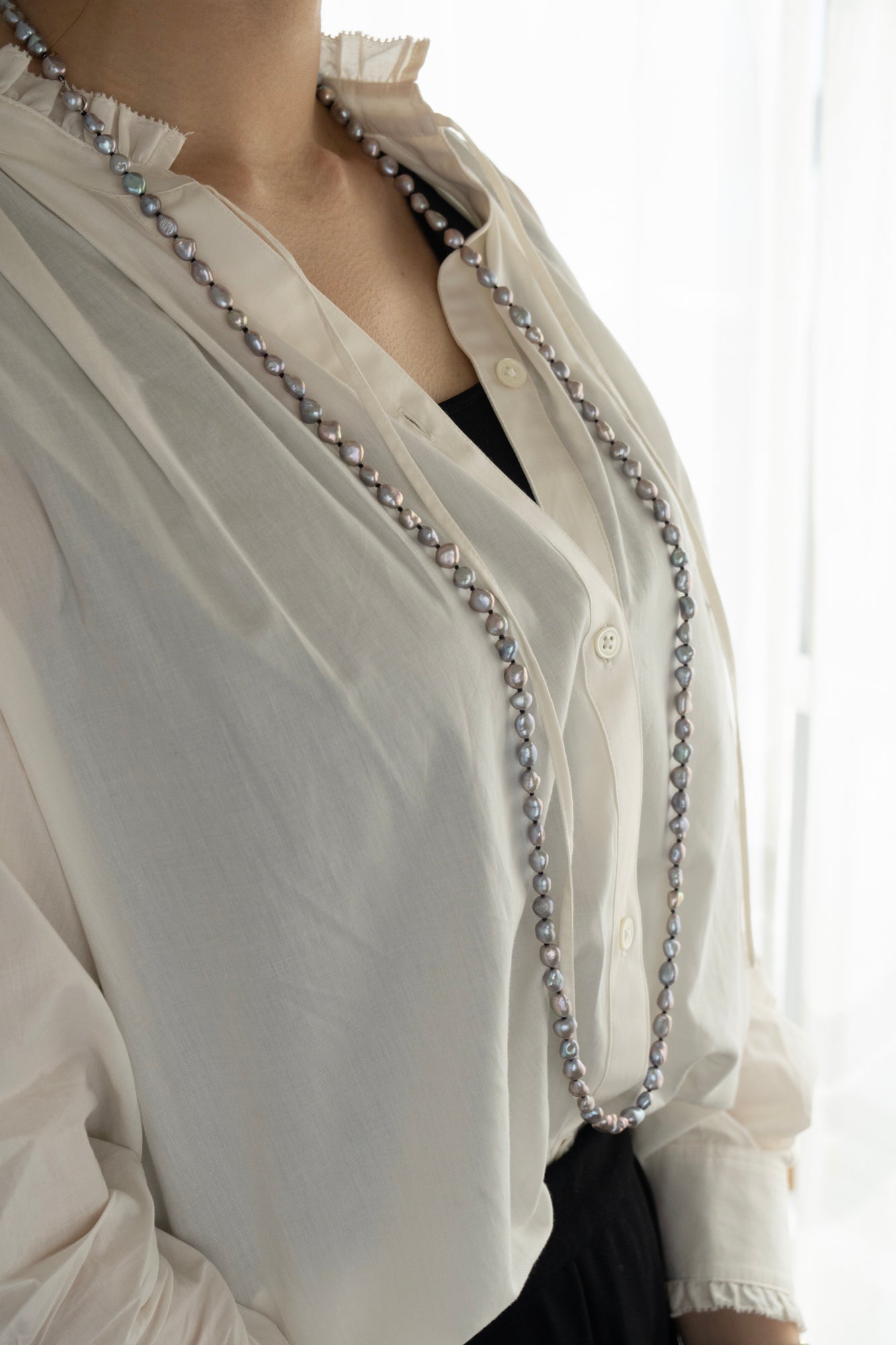 bohem All Knot Baroque Pearl Long Necklace Navy