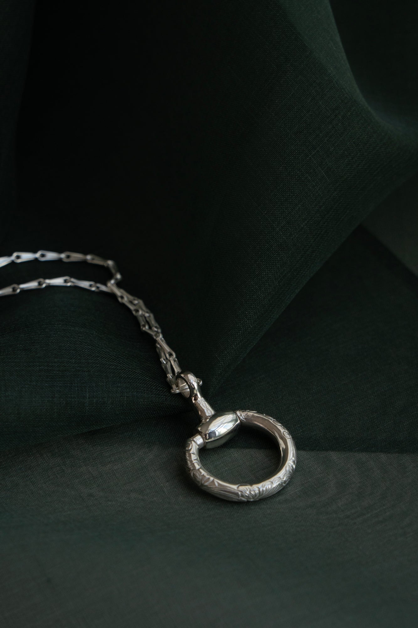 WAKAN SILVER SMITH Horse Shoe Drop Necklace & Glass Holder /Silver