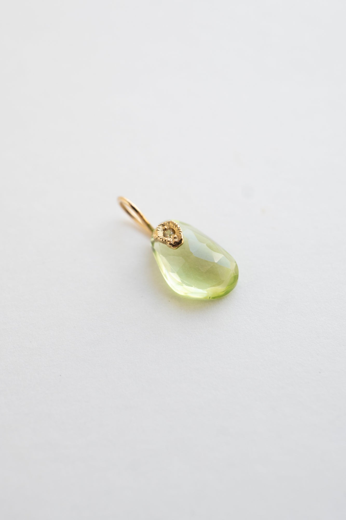MONAKA jewellery Flat Peridot Necklace Charm Top /K18