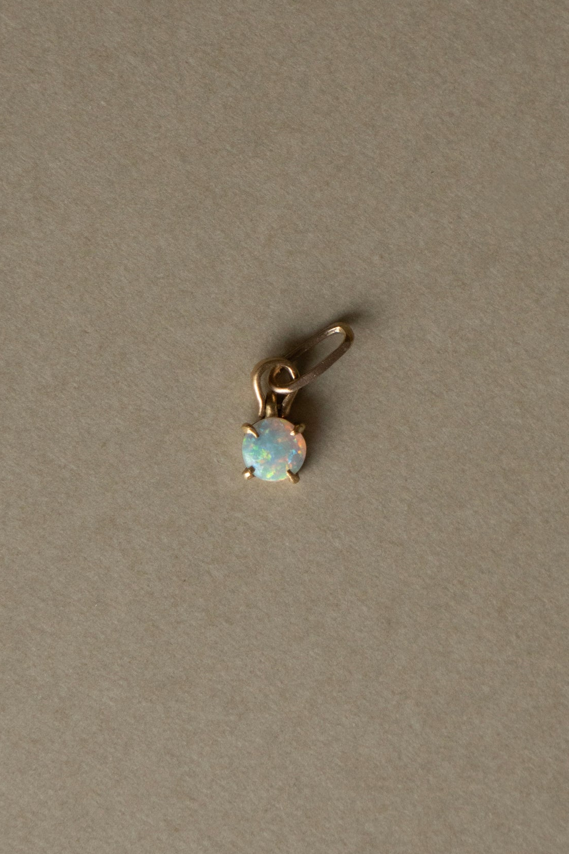 MONAKA jewellery Horse Shoe Prong Opal Necklace Charm Top /K10