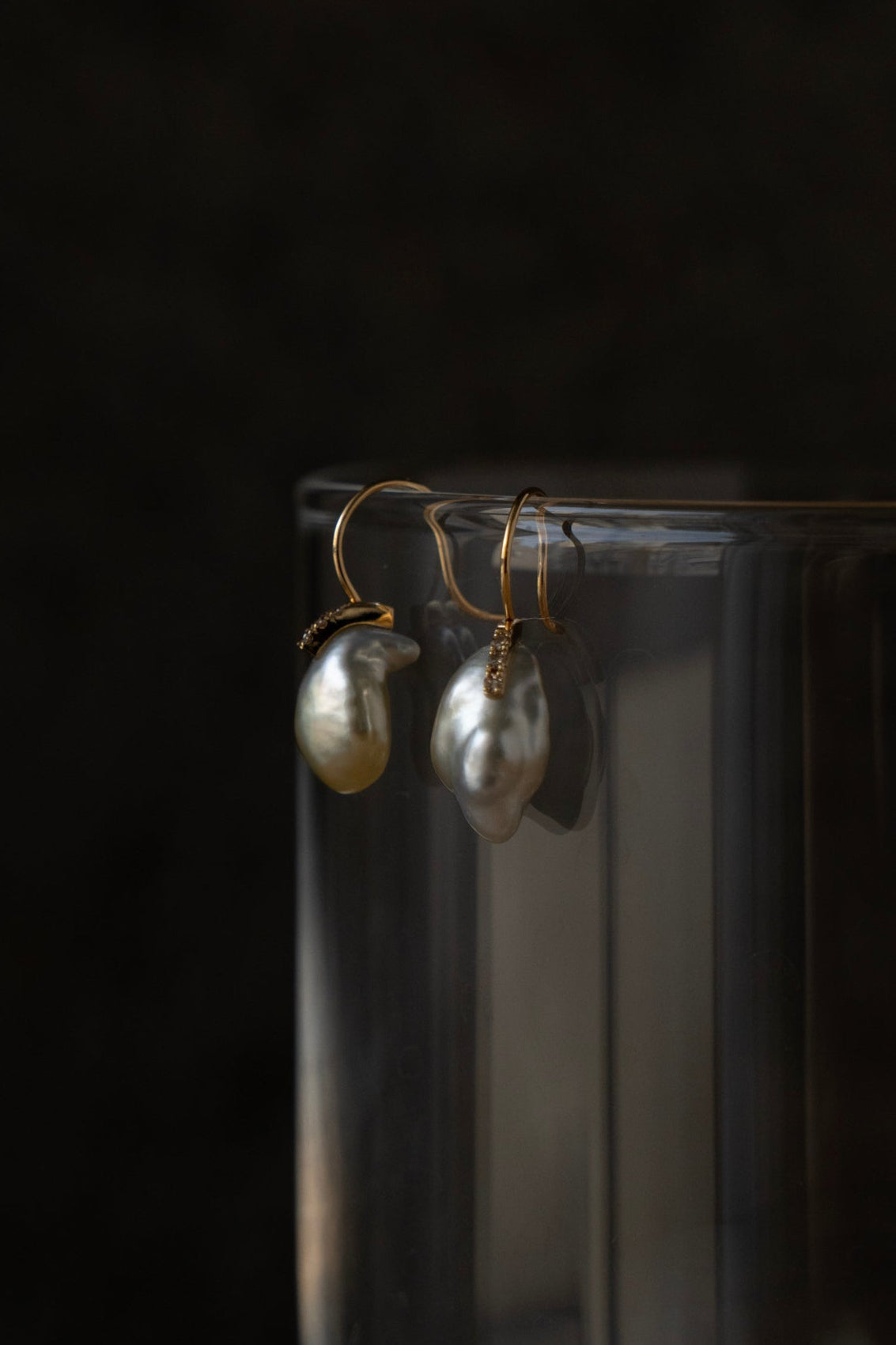 simmon Seta Keshi Pearl Line Hook Earring /K18