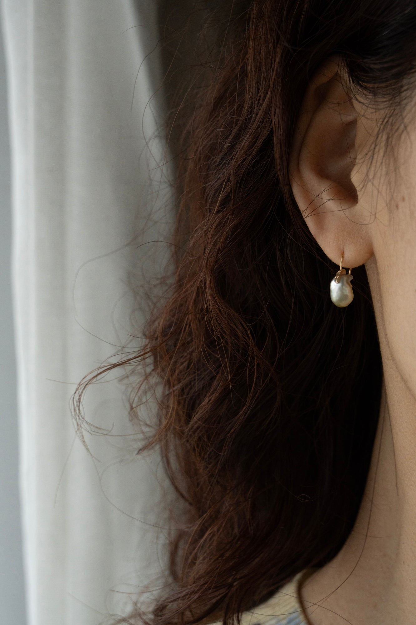 simmon Seta Keshi Pearl Line Hook Earring /K18