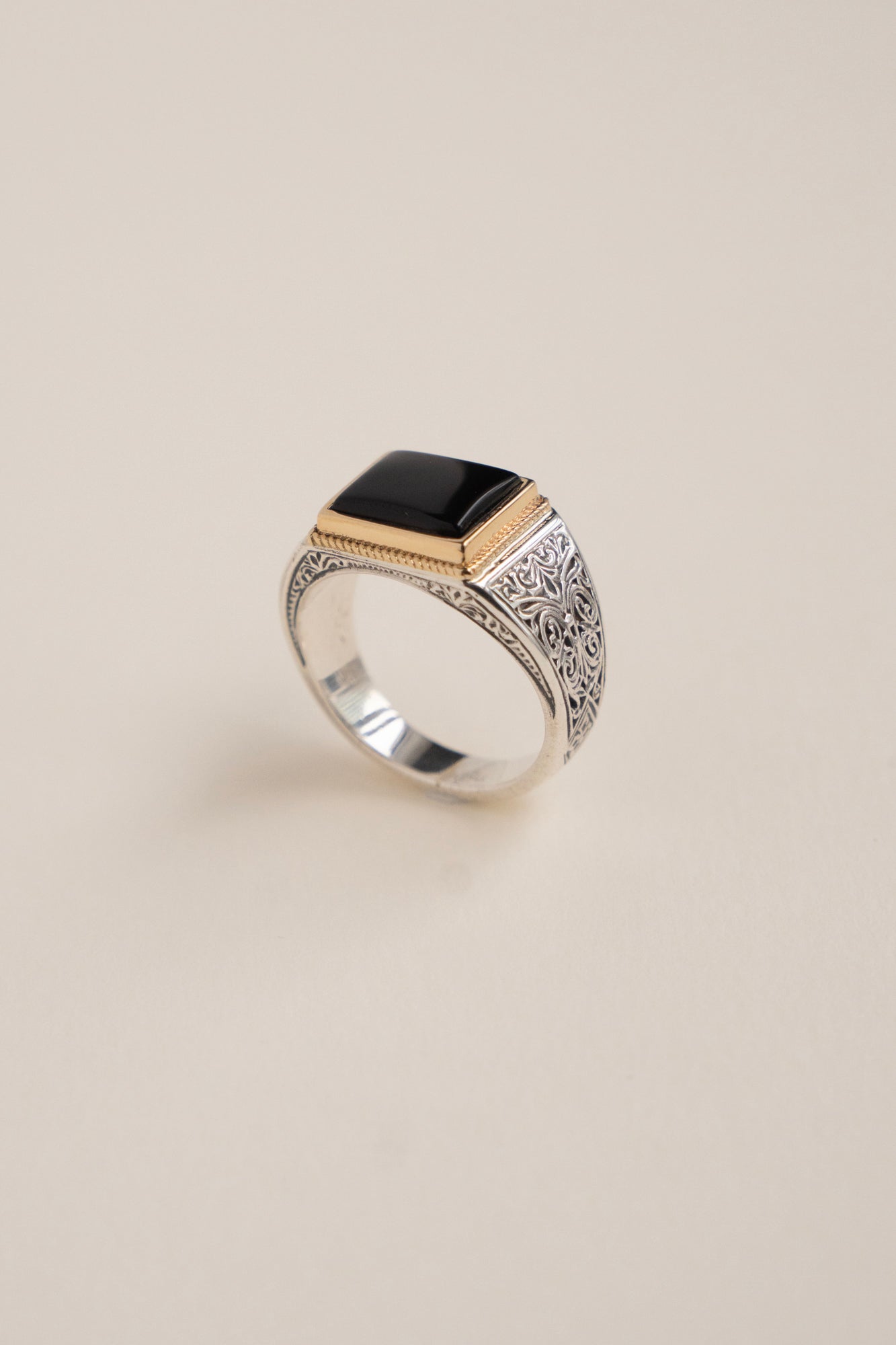 Gerochristo Classic Signet Ring Onyx /Silver&K18