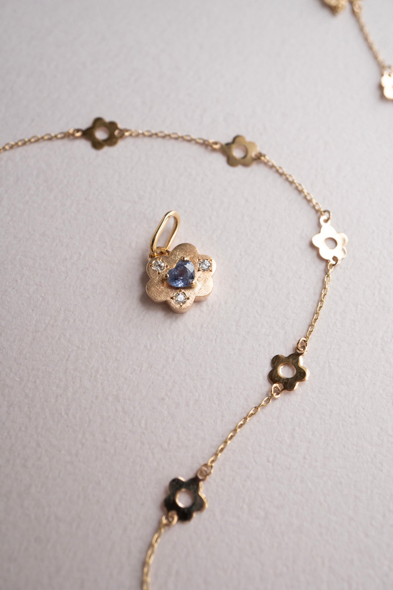 bohem Cotton Flower Charm Top Blue Sapphire /K10