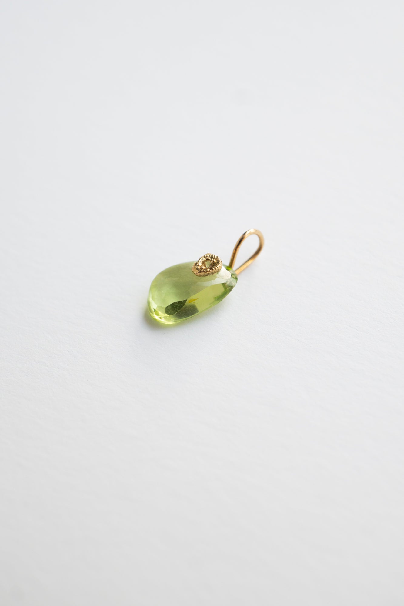 MONAKA jewellery Flat Peridot Necklace Charm Top /K18