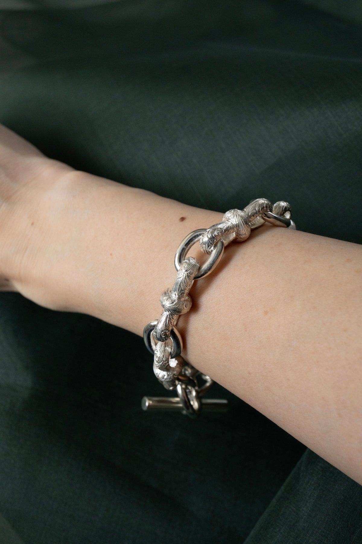 WAKAN SILVER SMITH Arabesque Mobius Bracelet /Silver
