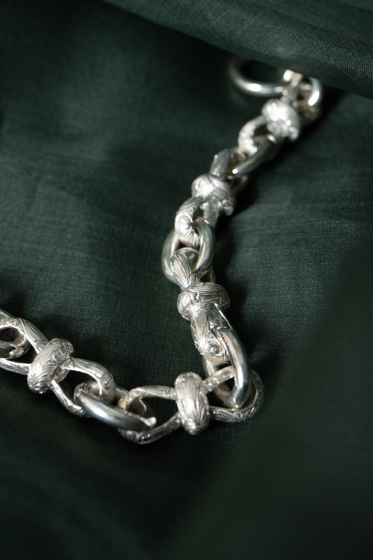 WAKAN SILVER SMITH Arabesque Mobius Bracelet /Silver