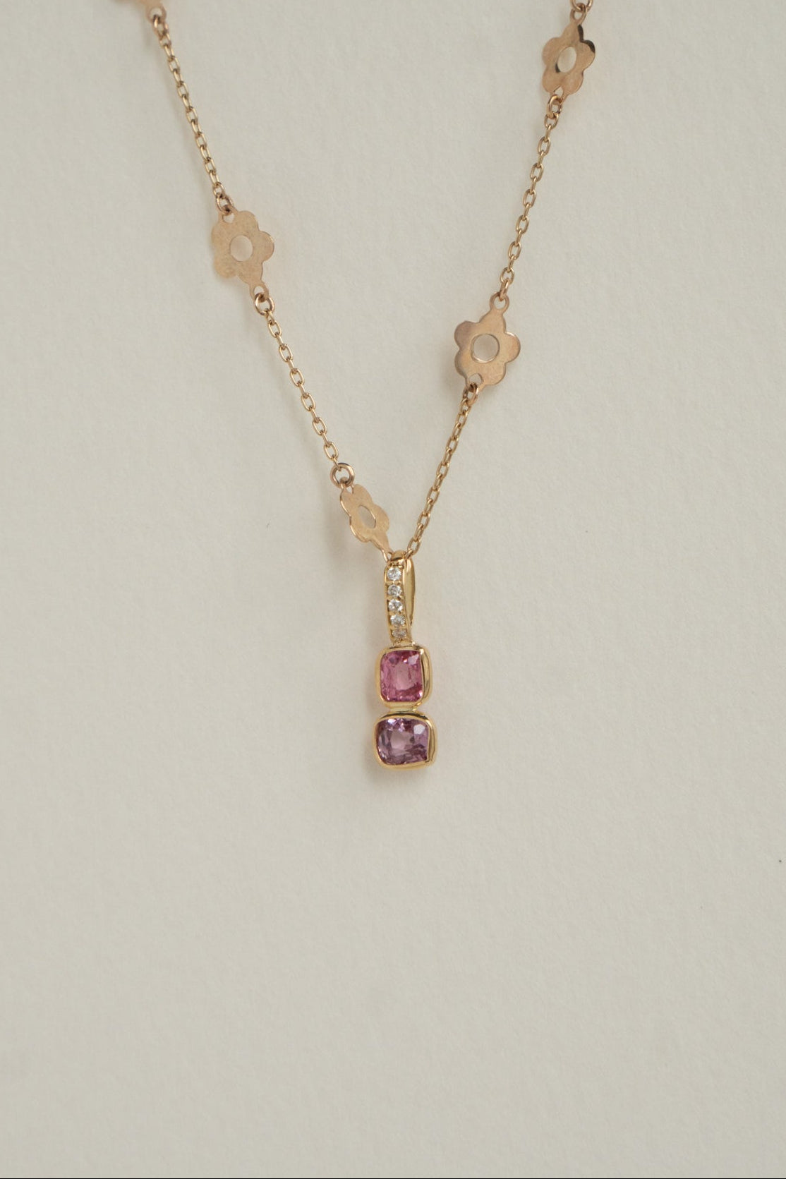 bohem Tiny Charm Top Pink Spinel /K18