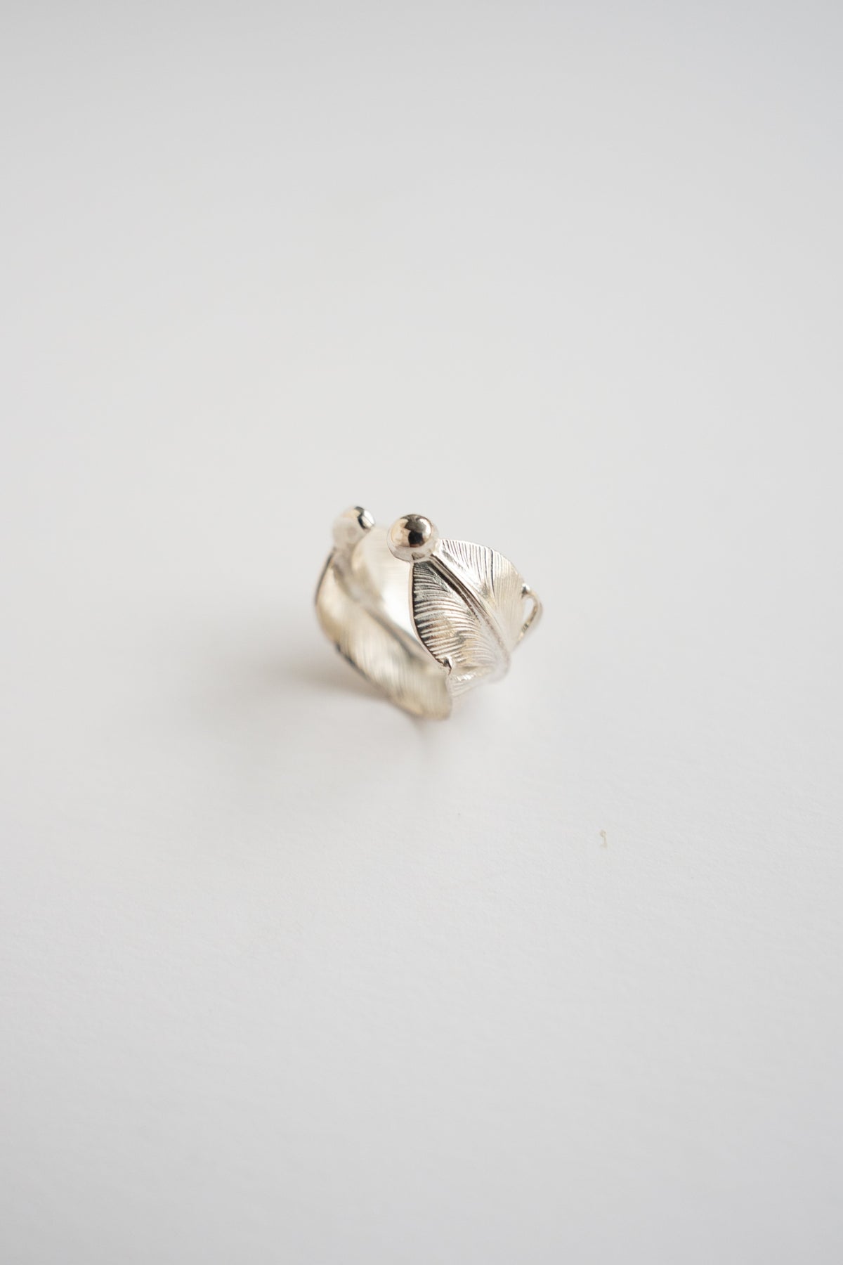 WAKAN SILVER SMITH Feather Ear cuff /Silver
