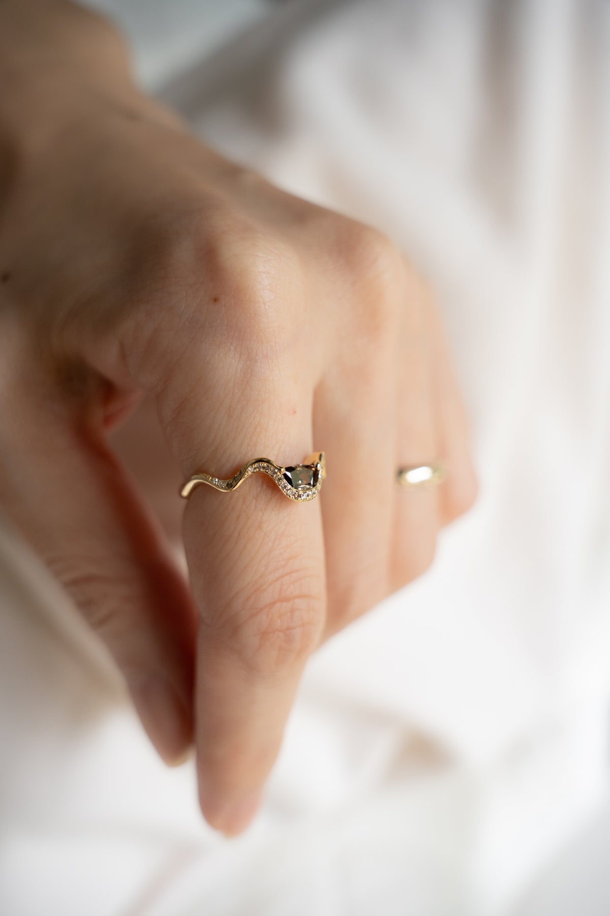 PALA Dark Brown Diamond Wave Ring /K18 - patchouli Exclusive