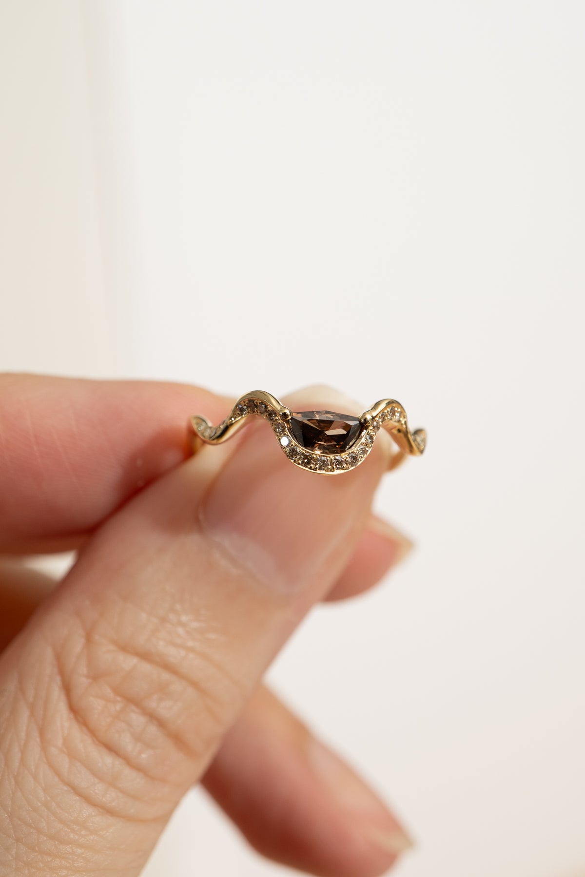 PALA Dark Brown Diamond Wave Ring /K18 - patchouli Exclusive
