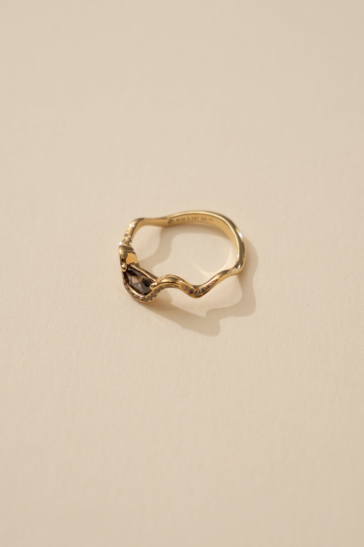 PALA Dark Brown Diamond Wave Ring /K18 - patchouli Exclusive