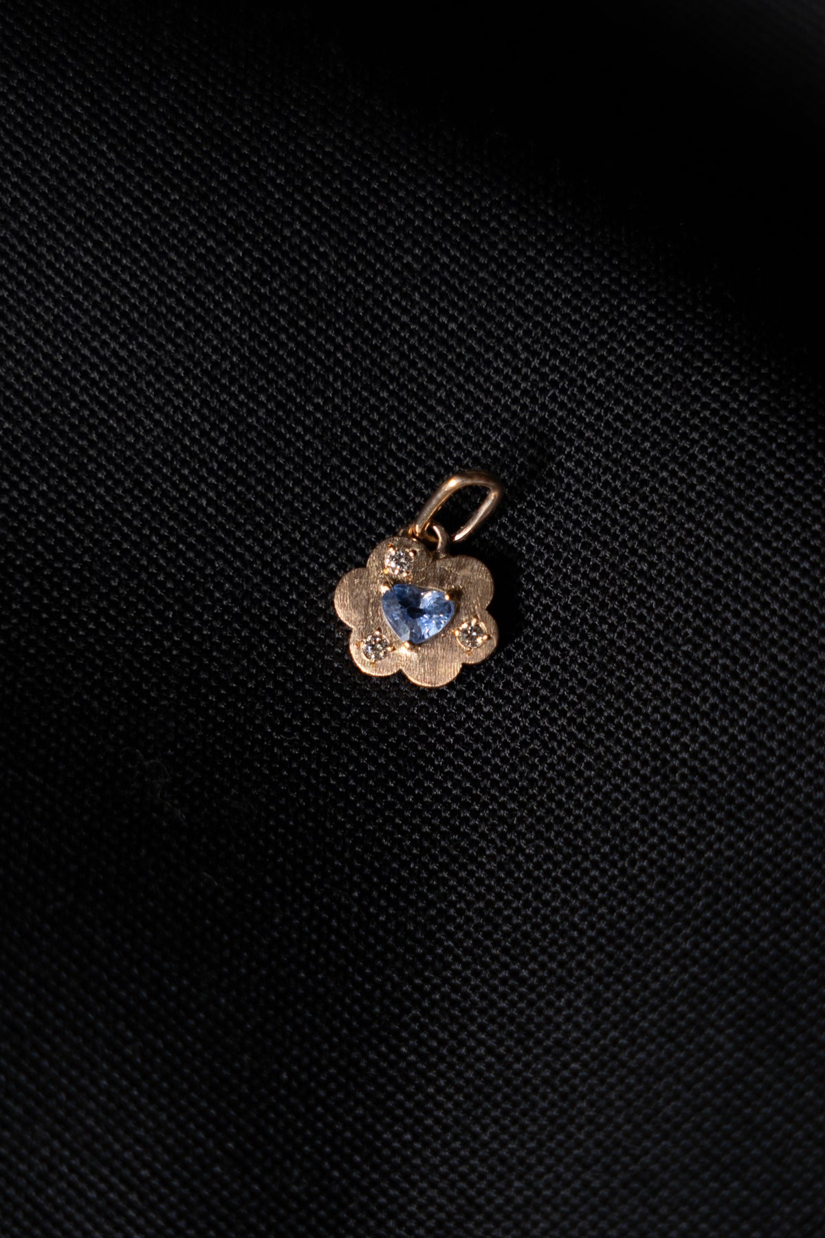 bohem Cotton Flower Charm Top Blue Sapphire / K10
