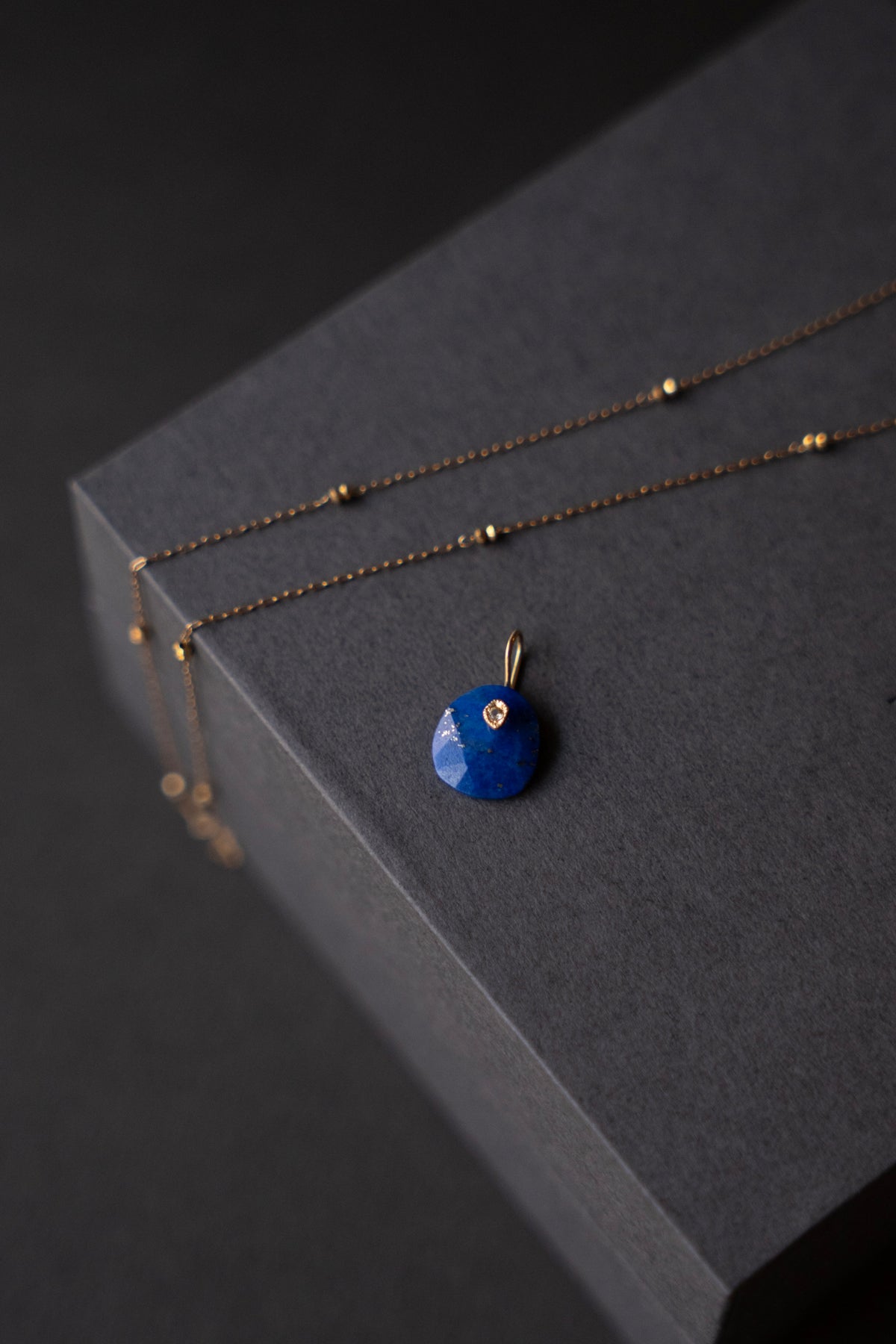 MONAKA jewellery Flat Lapis lazuli Necklace Charm Top /K18