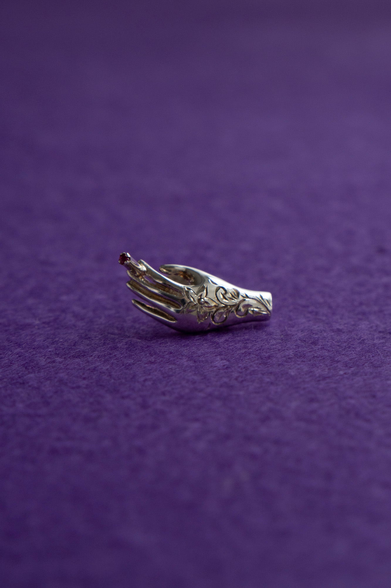 PALA FIGA Hand Pierce Ruby Tobacco Tattoo /Silver