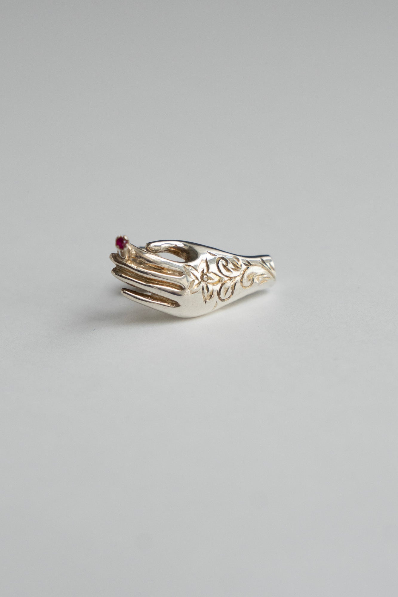 PALA FIGA Hand Pierce Ruby Tobacco Tattoo /Silver