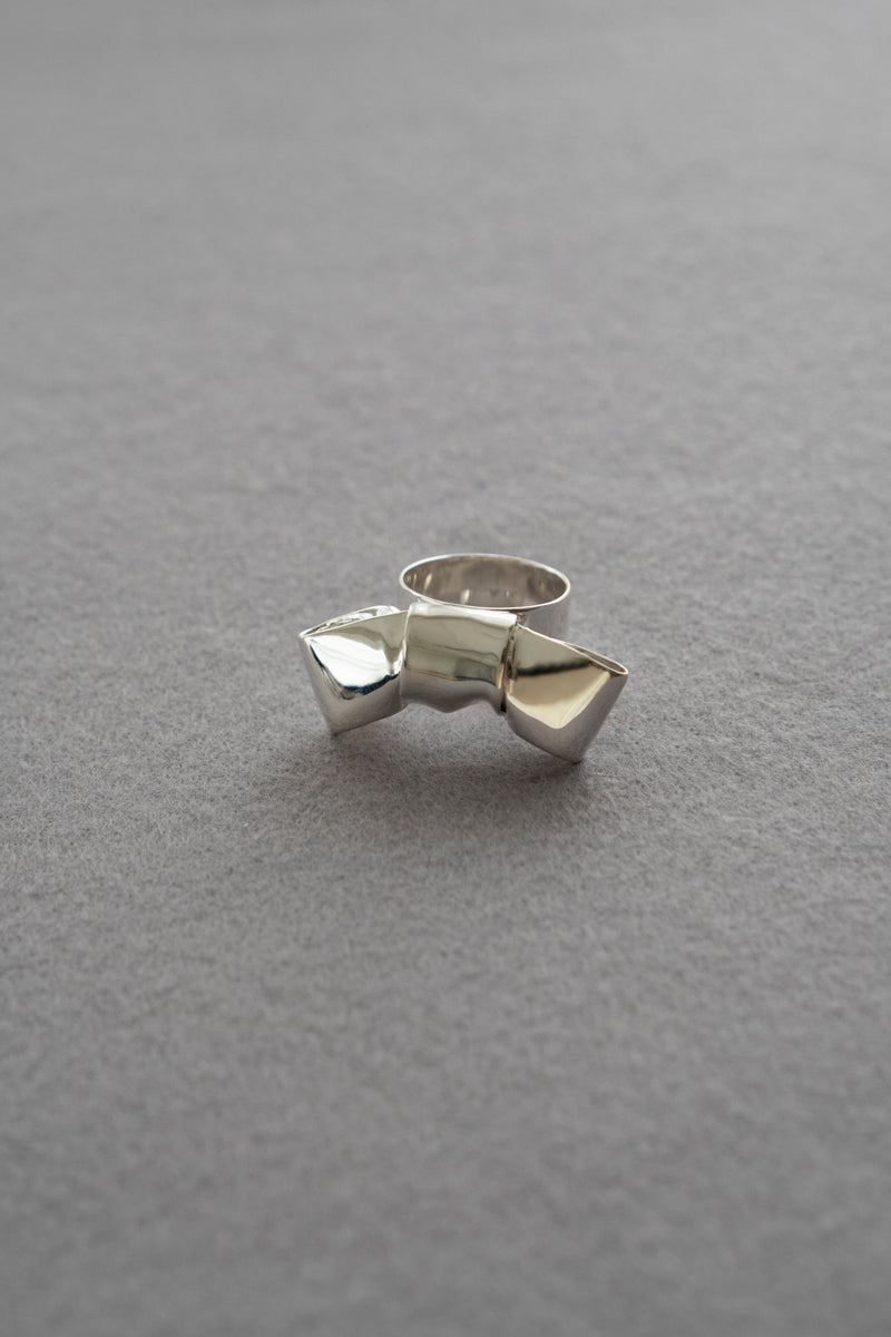 ANNIKA INEZ Cravat ring /SV