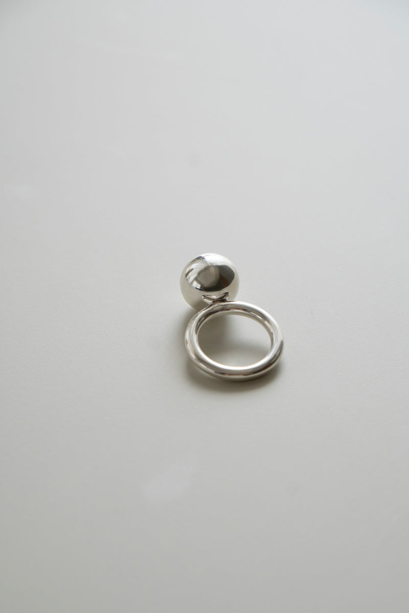 ANNIKA INEZ Pivot Sphere ring /SV
