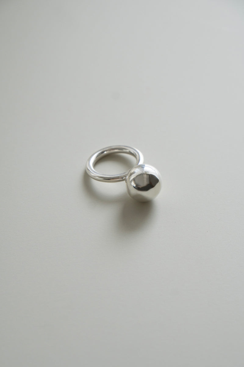 ANNIKA INEZ Pivot Sphere ring /SV