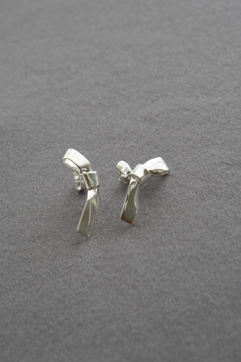 ANNIKA INEZ Cravat pierced earrings /SV