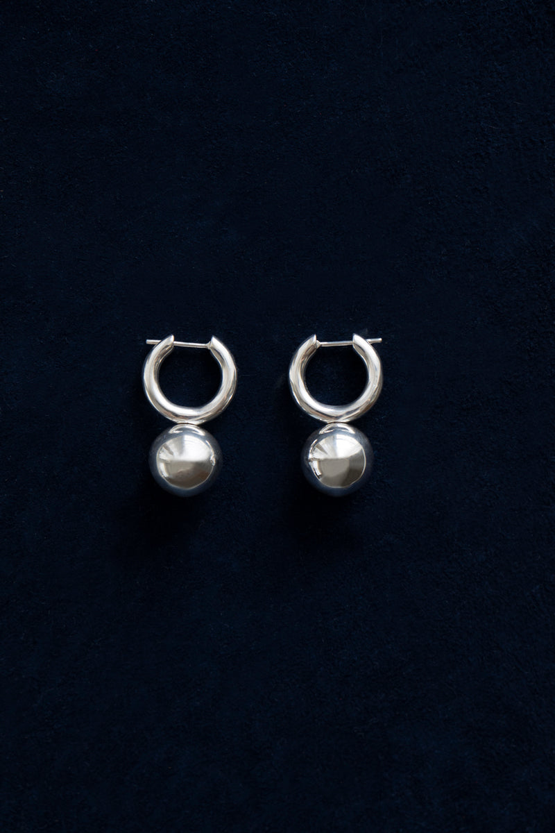 ANNIKA INEZ Pivot Sphere Hoop pierced earrings Lrg /SV
