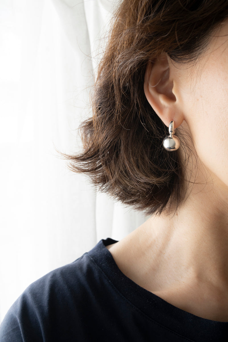 ANNIKAINEZ Pivot Sphere Hoop Pierced Earrings SML/SV