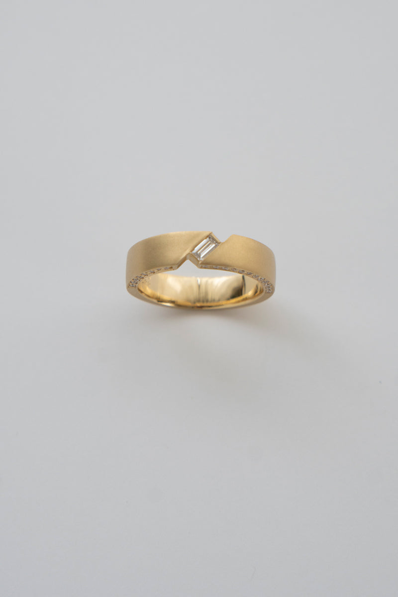 ALLIS Baguette & Melee Diamond Ring /K18