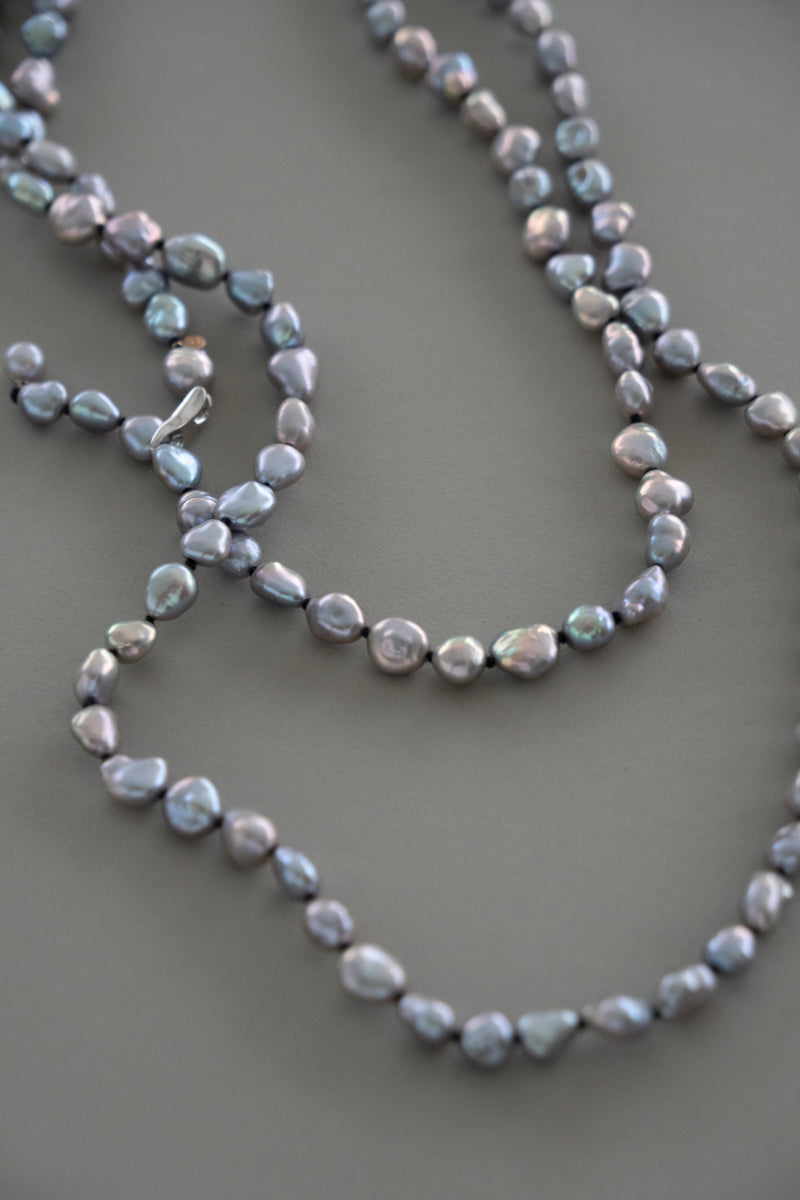 bohem All Knot Baroque Pearl Long Necklace Navy