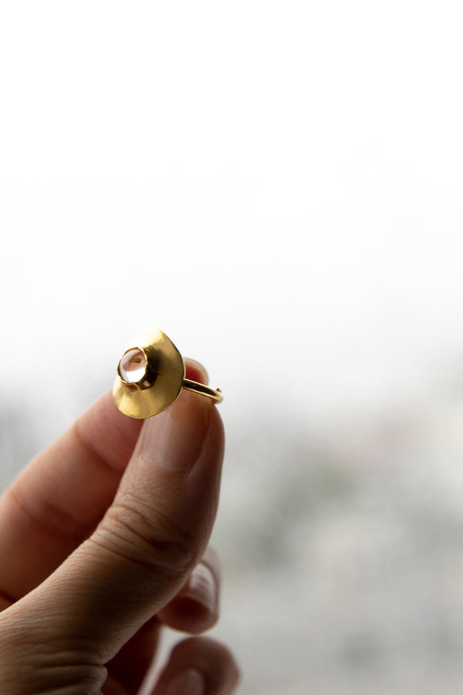 mocco quartz in lay pinky ring