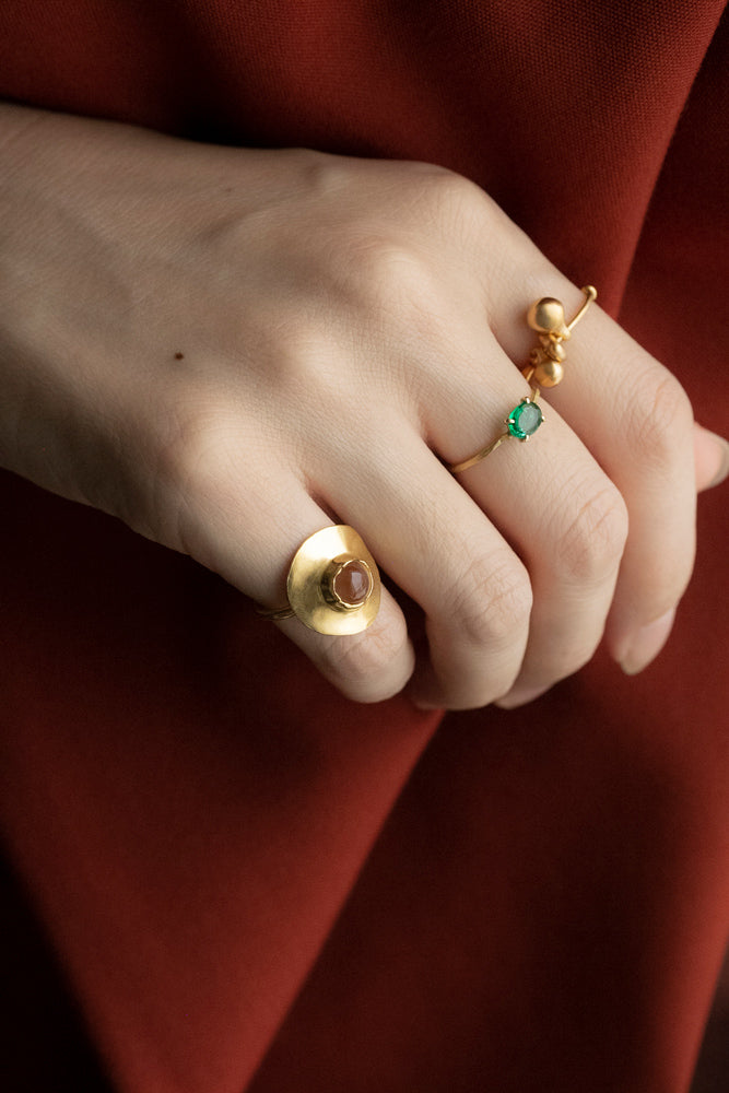 mocco quartz in lay pinky ring