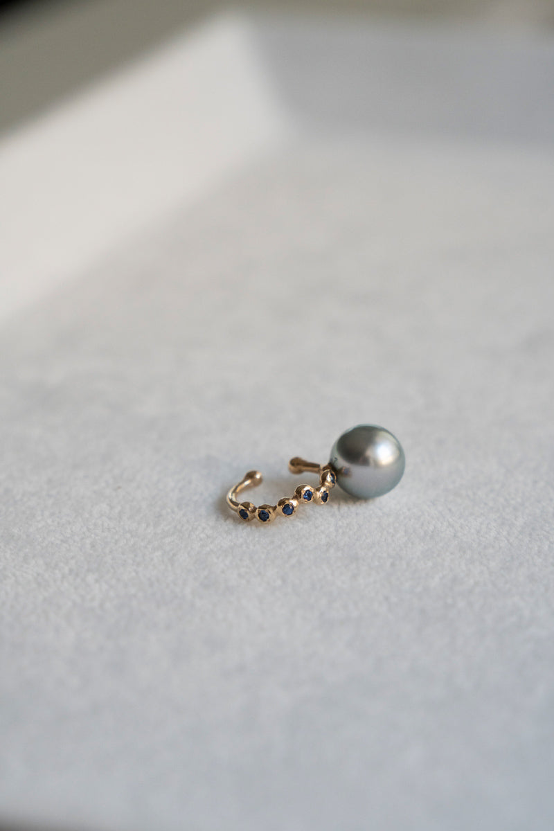 MINIMUMNUTS South sea pearl cup blue sapphire ear cuff /K10