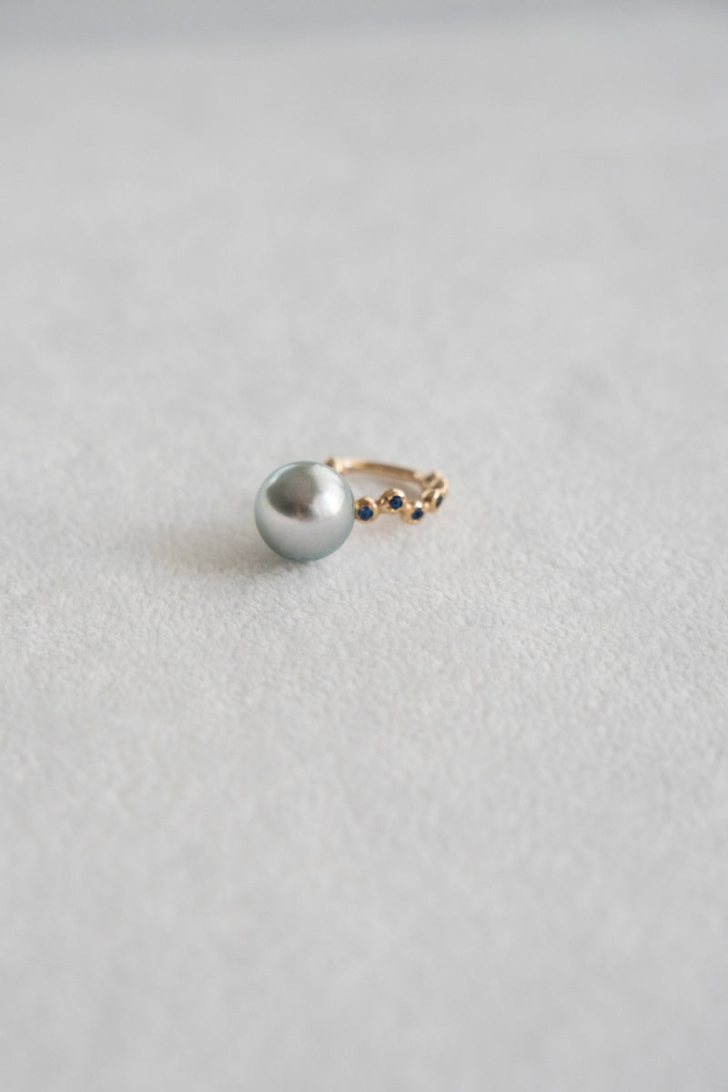 MINIMUMNUTS South sea pearl cup blue sapphire ear cuff /K10