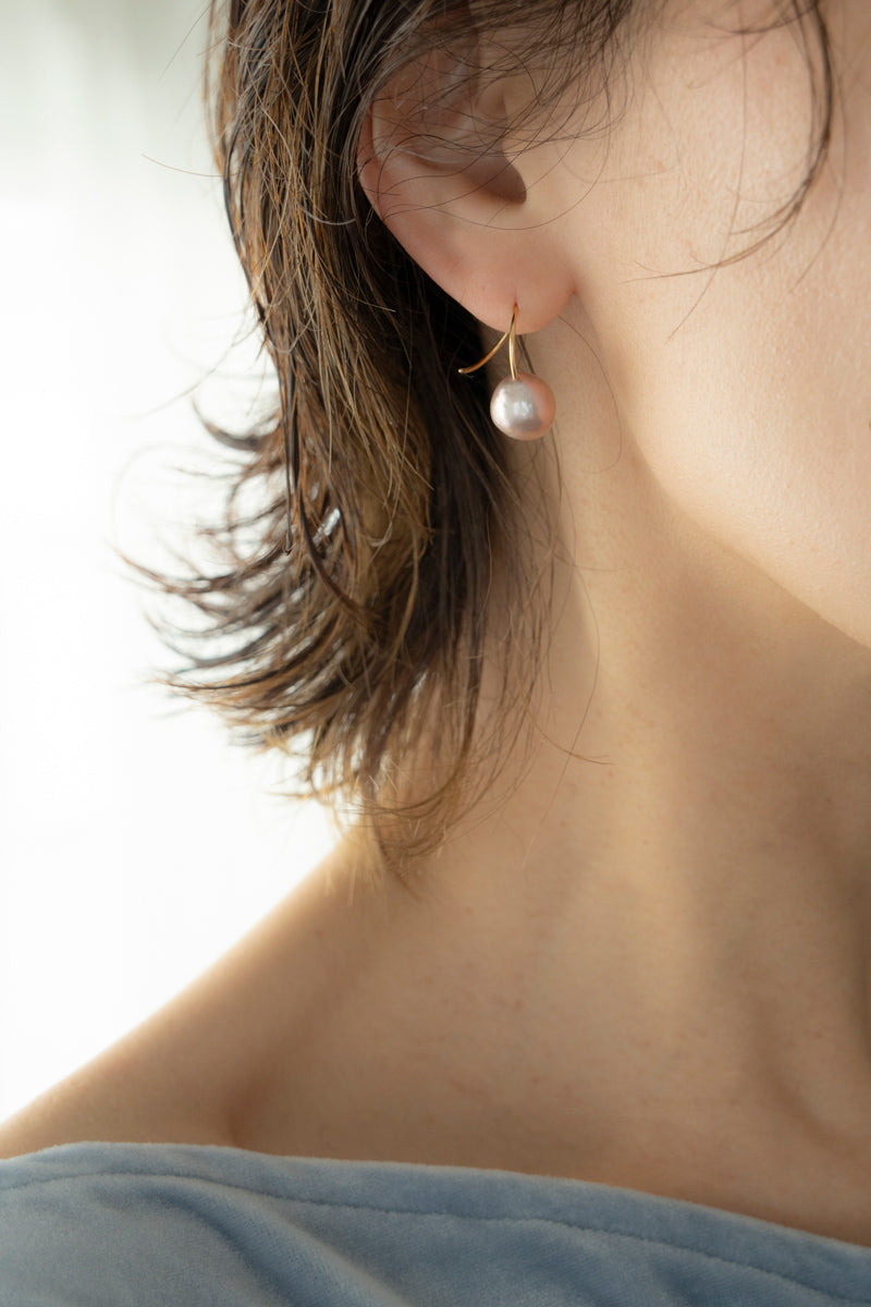 MINIMUMNUTS Fresh water pearl curl pair pierce PK /K18