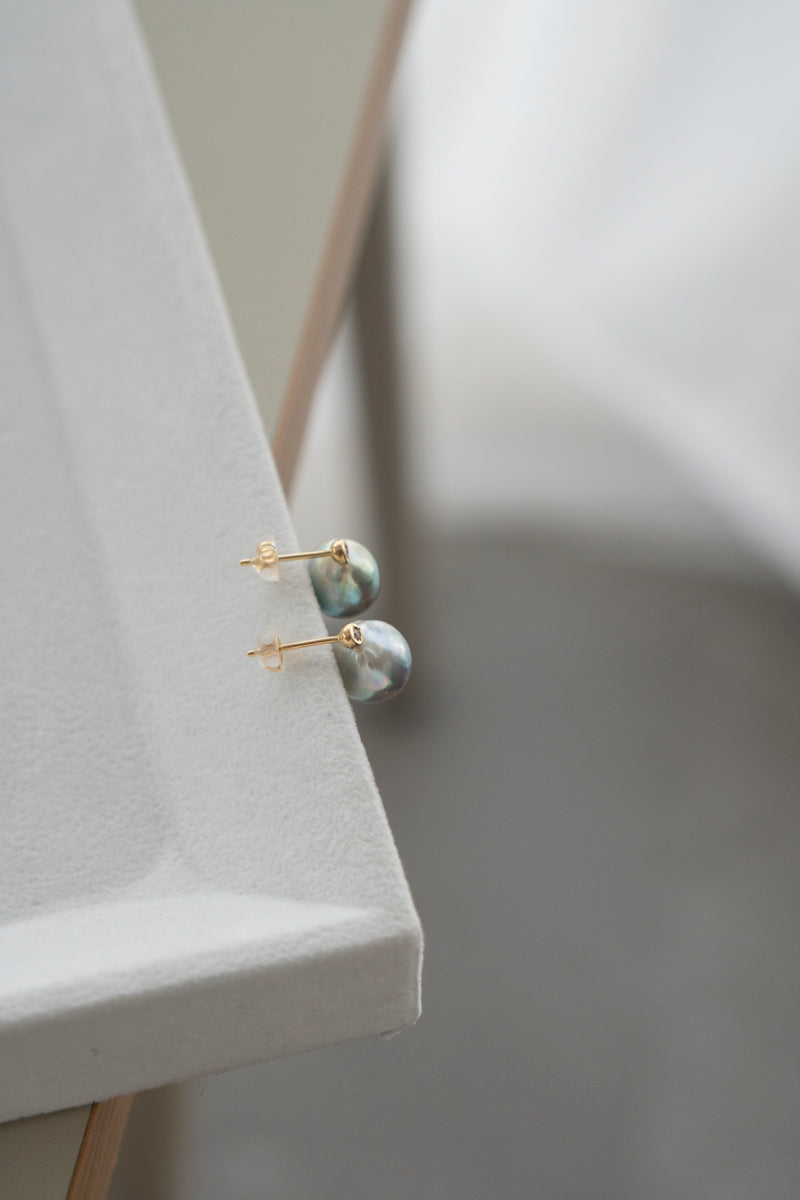 MINIMUMNUTS AKOYA baroque pearl pair pierce /K18