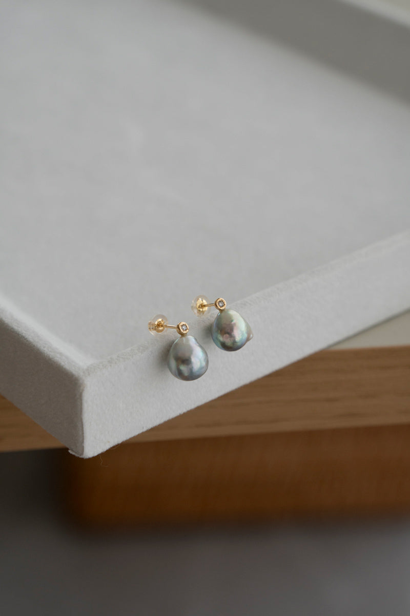 MINIMUMNUTS AKOYA baroque pearl pair pierce /K18